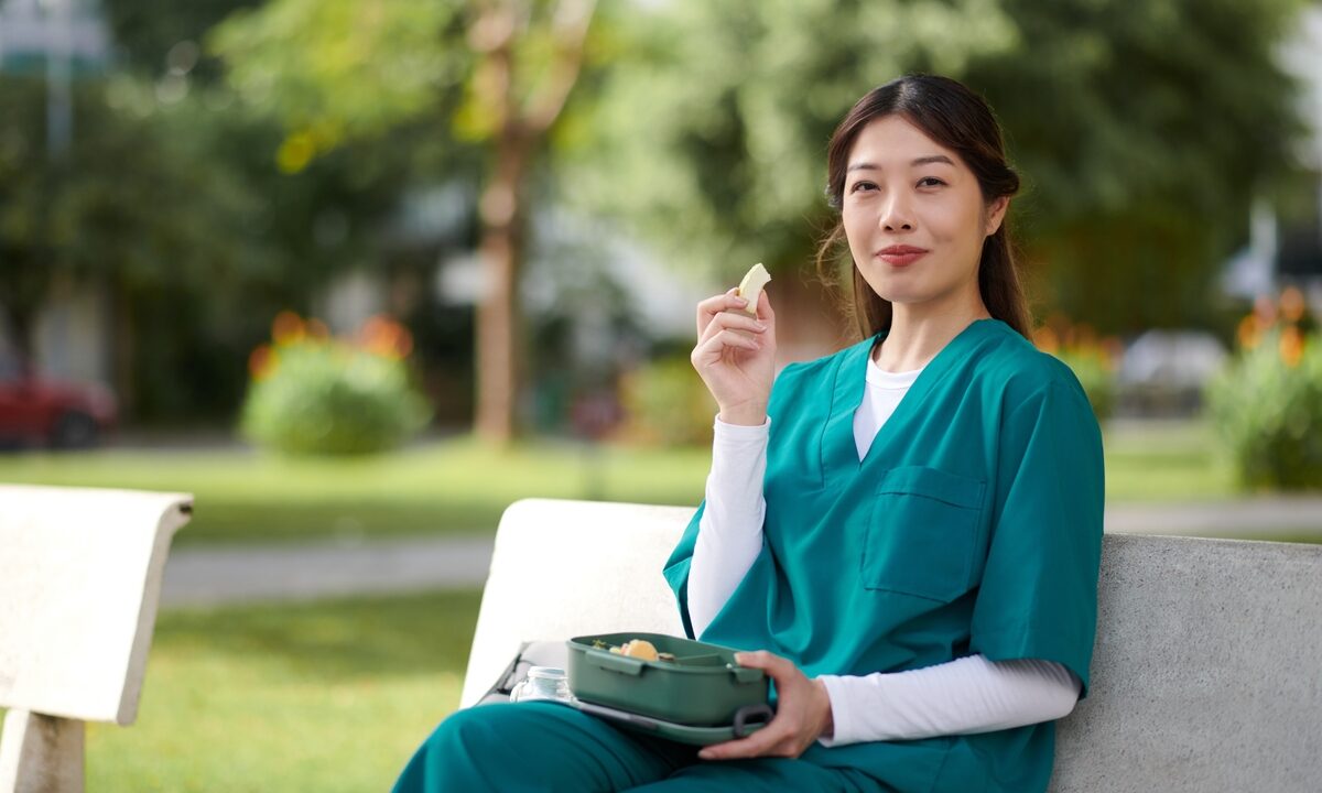 Healthy Meals for On-the-Go Travel Clinicians