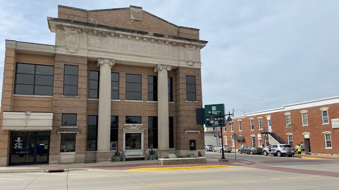 Dyersville, IA
